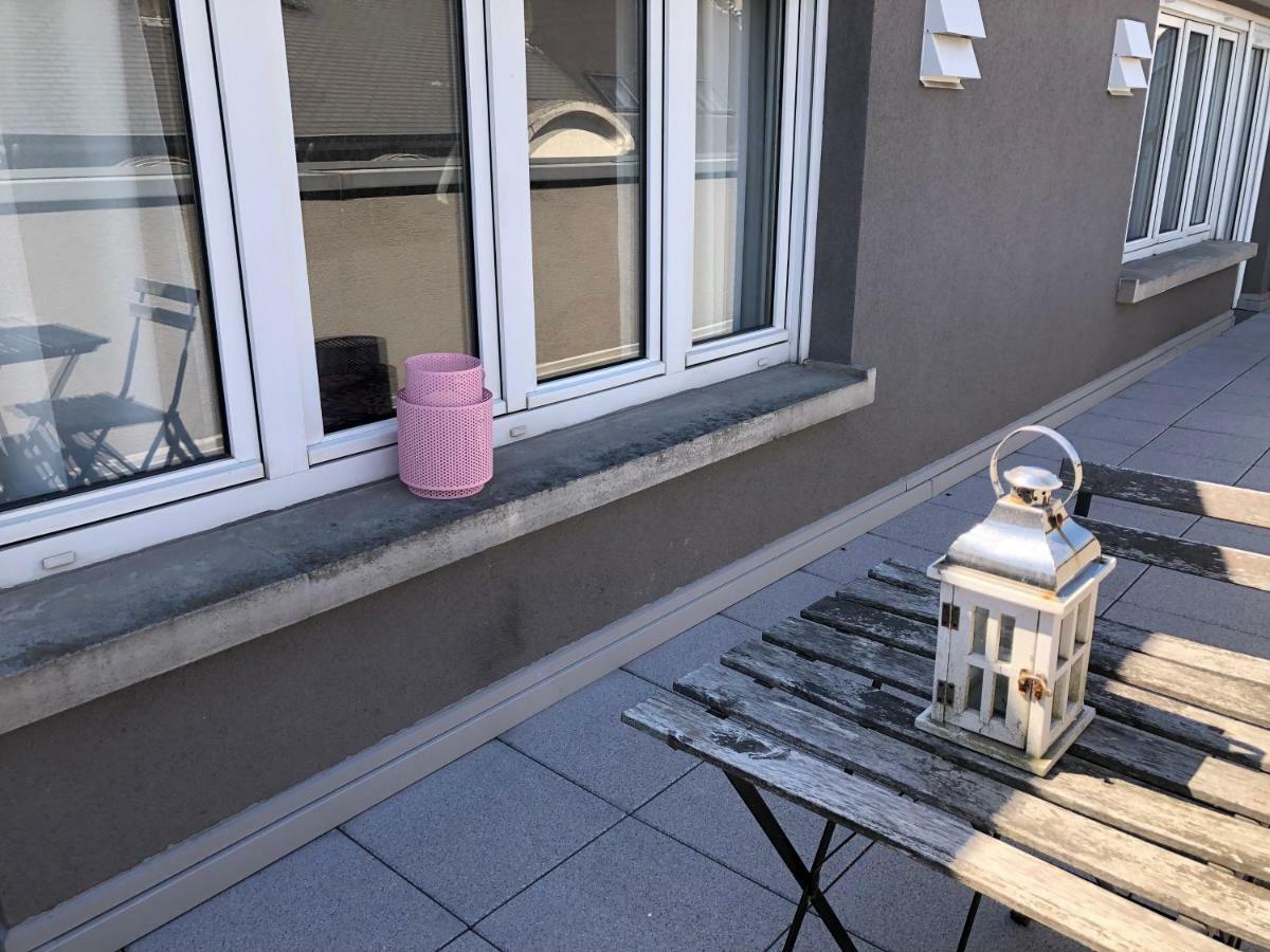 Studio With Rooftop Terrace Apartment *